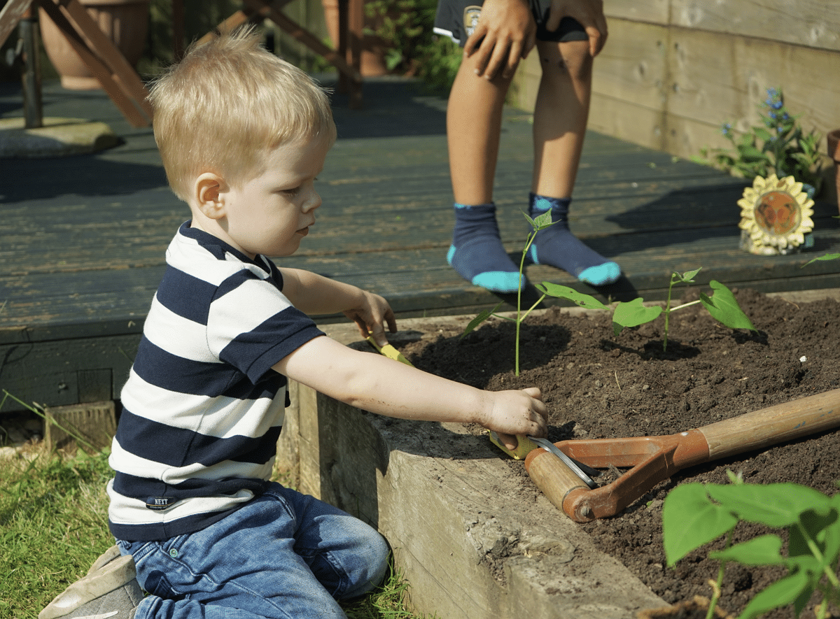 Hochbeet im Garten - ideal auch für Kinder