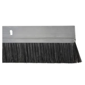 DiHa RoKa Bürstendichtung | Außen mit Aluschiene 1000 x 33 mm für Rollladenkasten. Mit der Insektenschutz-Bürstendichtung aus dem Hause DiHa machen Sie auch die außen liegenden Zugangsmöglichkeiten an den Rollladenprofilen dicht. Die Aluminium-Profil-Leisten mit schwarzer Bürste (33 mm) sind leicht zu montieren und optisch anpassungsfähig. Diese Profil-Leiste ist bereits vorgebohrt und wird an der unteren