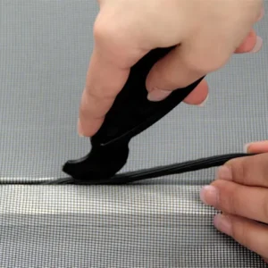 JAROLIFT PVC Kederwerkzeug für Fenster-Spannrahmen. Kederwerkzeug zur Neubespannung eines Insektenschutz-Spannrahmen / Fliegengitter-Drehrahmen. Mit dem Keder-Werkzeug vereinfacht sich der Einsatz des Keders in die Kedergasse erheblich. Neubespannungen werden so zum Kinderspiel.