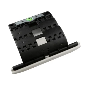 Die Selve Hochschiebesicherung SecuBlock schützt Ihre Rollläden zuverlässig vor Einbruchsversuchen! Sie ist aus glasfaserverstärkter Kunststoff und Federstahl gefertigt und entspricht höchsten deutschen Qualitätsstandards. SecuBlock kann nur in Verbindung mit einem Rollladenantrieb oder Kugelgetriebe eingesetzt werden. Sie eignet sich für herkömmliche 8-Kant-Wellen der Schlüsselweiten 50 und 60. Sie kann dank patentiertem Drehverschluss schnell und unkompliziert eingebaut werden. Die Sicherung verfügt über ein sehr gutes Wickelverhalten