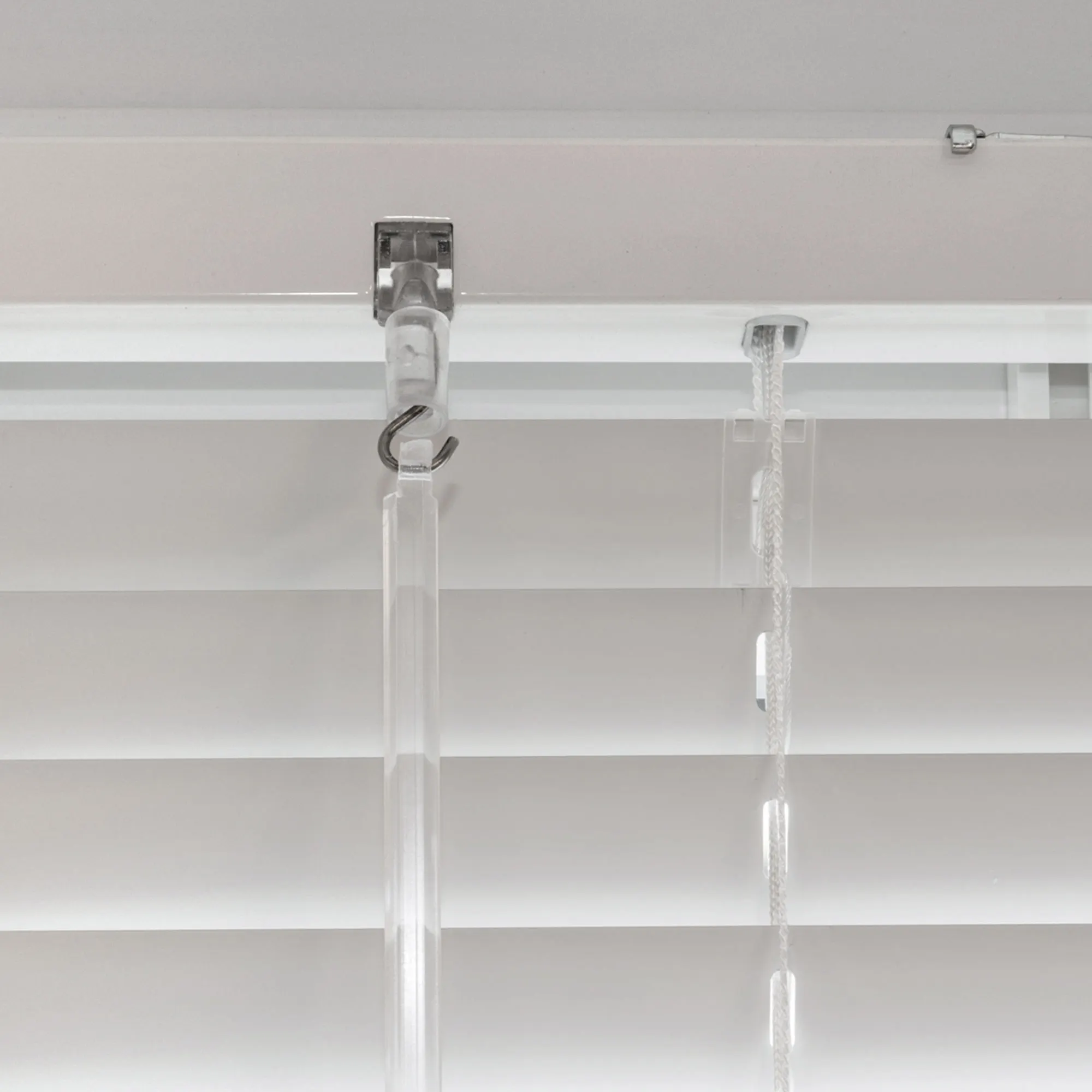 Jalousie-Wendestab 90 cm f. Aluminium Jalousien aus dem Hause VICTORIA M! Wendestab / Drehstab passend für alle VICTORIA M Standard-Jalousie (Fenster-Jalousien u. Tür-Jalousien). Unsere 90 cm Ersatzwendestäbe für Jalousien bestehen aus hochwertigem Acryl